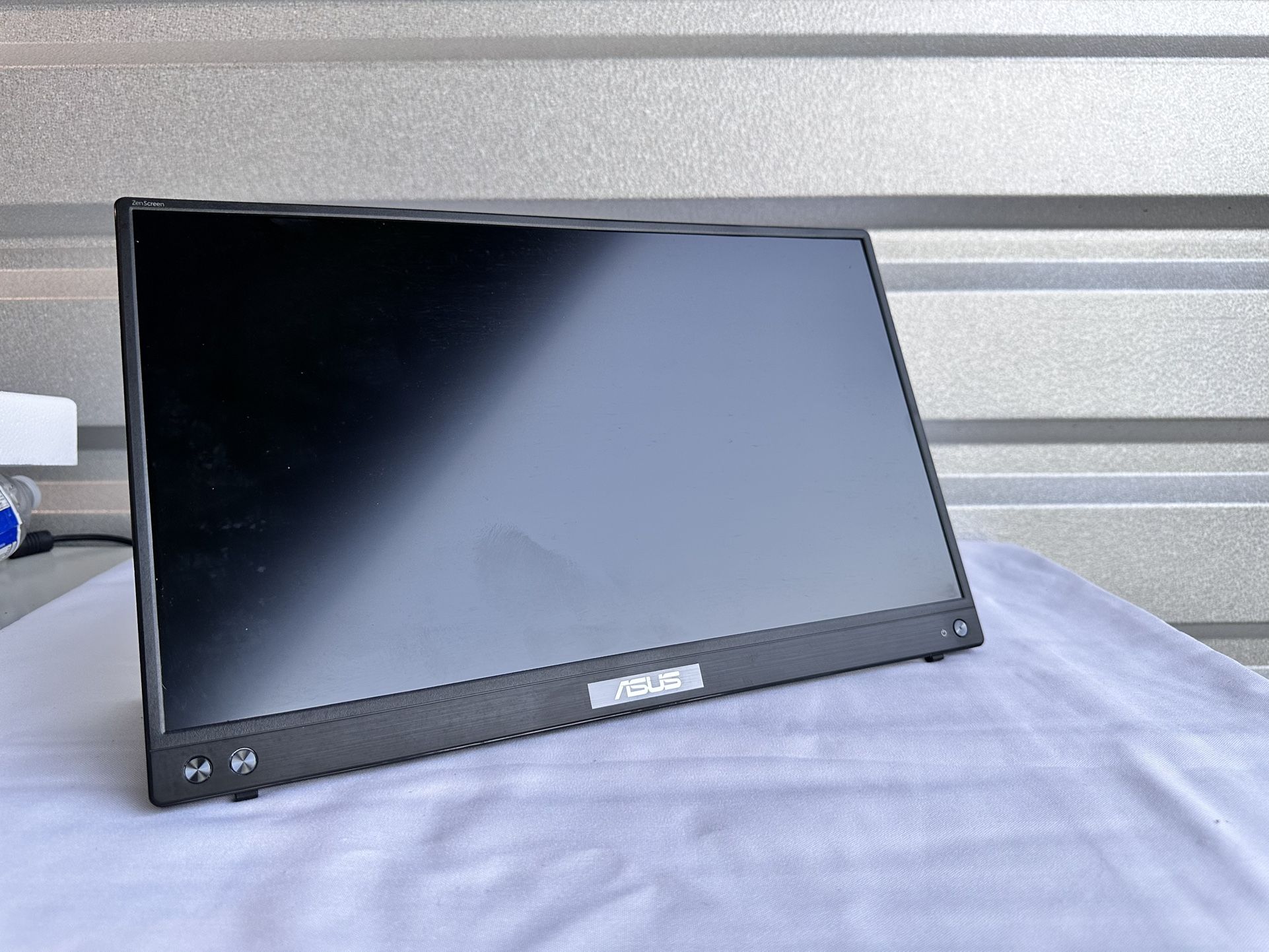 ASUS ZenScreen 15.6” 1080P Portable USB Monitor