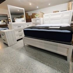 Queen Size Bedroom Set 