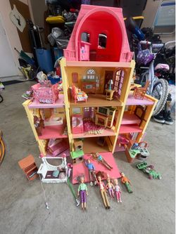 Vintage dollhouse