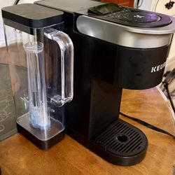 Unboxed Never Used Keurig With Reusable Never Used K-cup