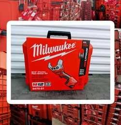 Milwaukee 2470-21 M12 12V Plastic Pipe Shear Kit
