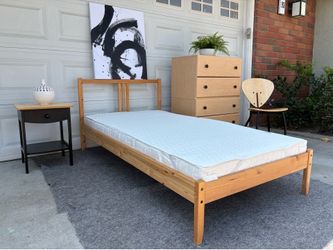 Twin bedroom set-read description