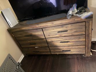 Dresser and 2 night stands solid wood