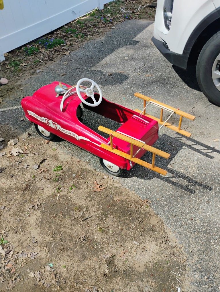 Radio Flyer// Fire Dept Ladder