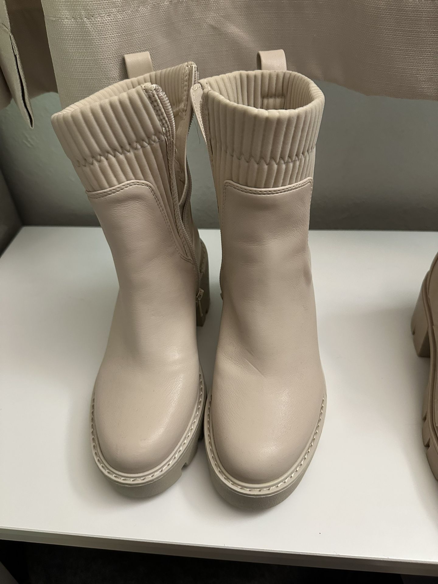 Women Boots Size 6