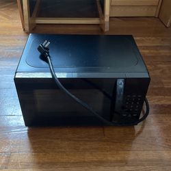 Amazonbasics Model S9N29R Household Microwave Oven