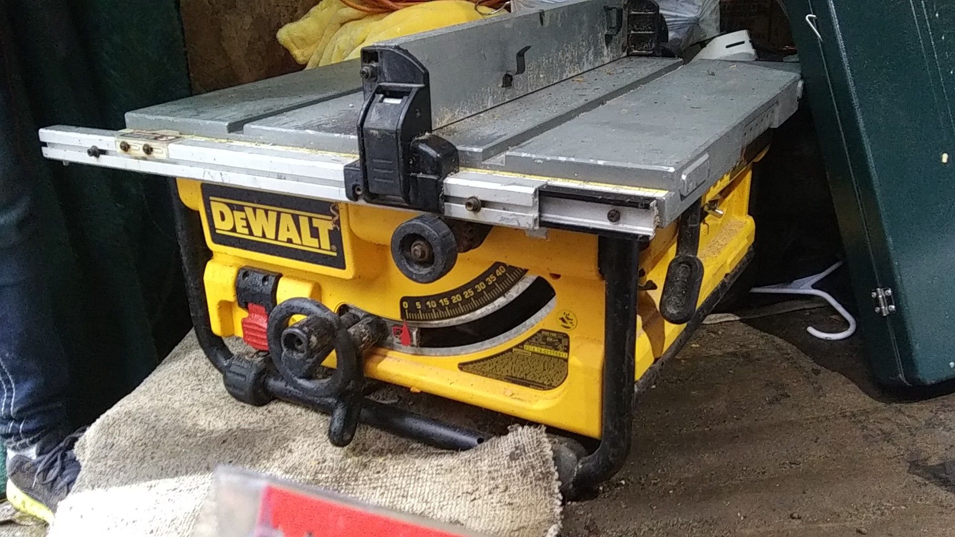 Nice Dewalt Portable Table Saw/DWE7480