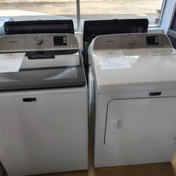 $1048(MSRP$2248) Maytag Washer And Electric Dryer Set