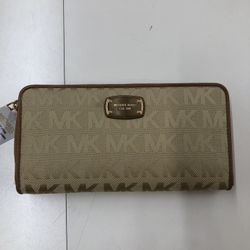 Michael Kors Travel Wallet