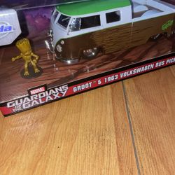 Jada Toys Groot & 1963 Volkswagen Bus Pickup 