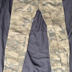 SUPER CUTE ON…ZARA CARGO