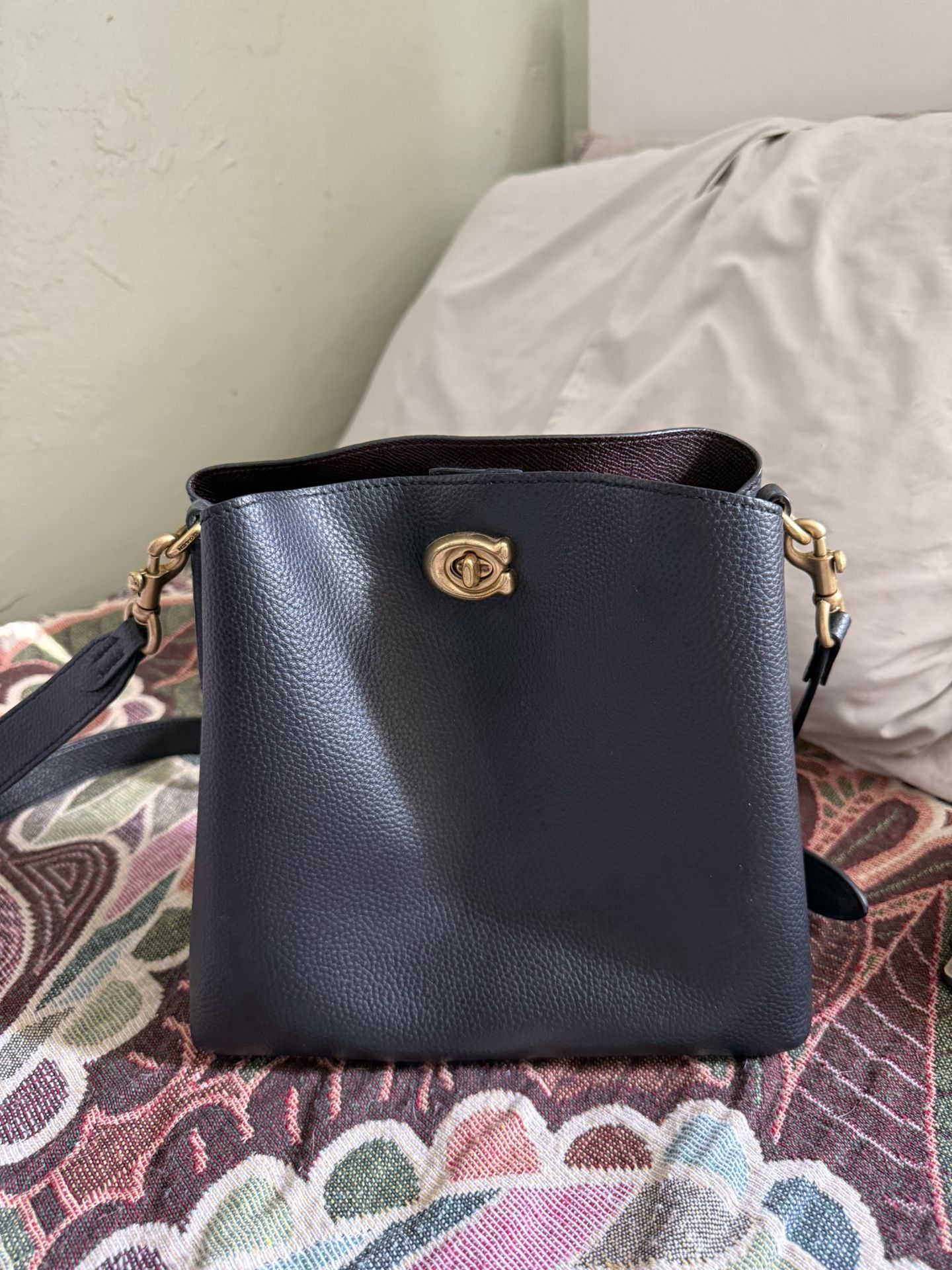 Beautiful Medium sized Coach Purse