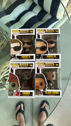 Funko pop MIB International set