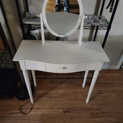 Kids Vanity / Make-up Desk