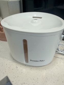 Dog and cat water dispenser
