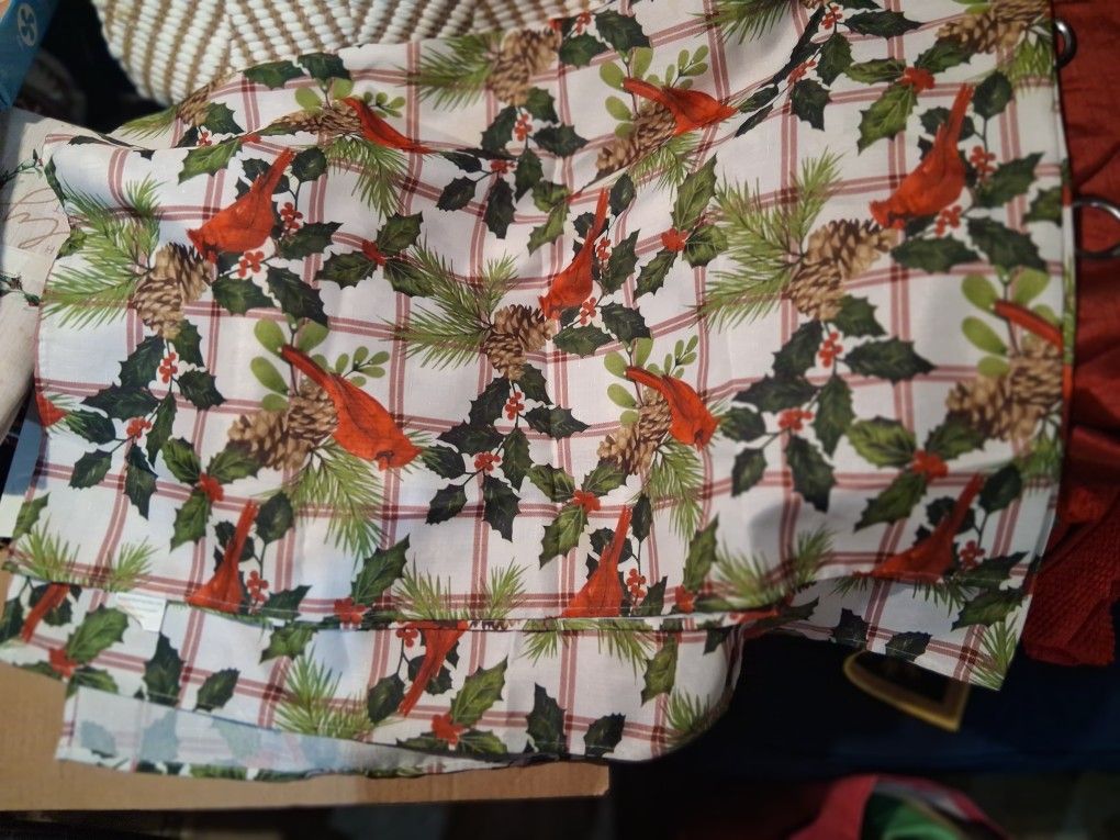 Christmas Humming Bird Table Cloth