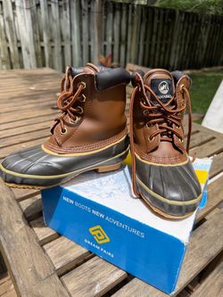 Snow boots