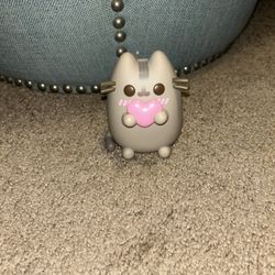 Funko Pop! Funko Pusheen With Heart