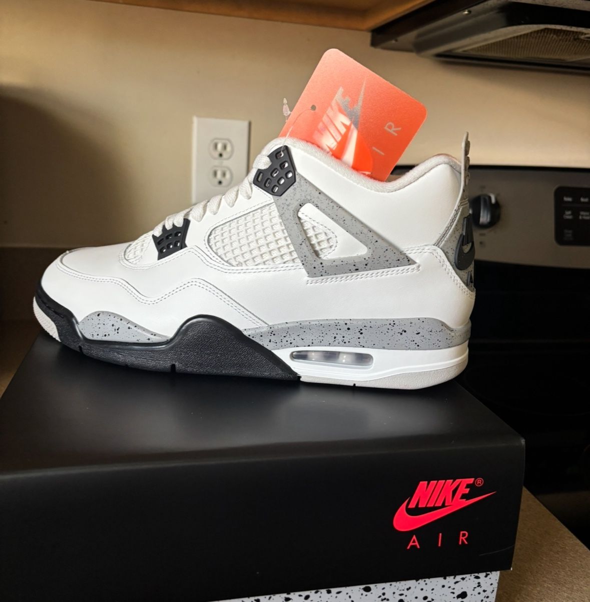 Jordan 4 White Cement