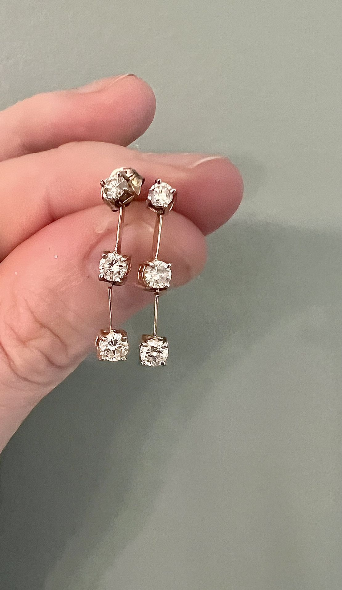 REAL High Quality 1.5 carat Diamond Earrings With appraisal 