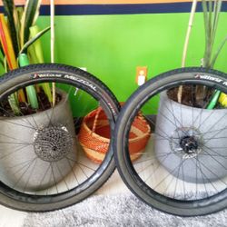 Raceface  27.5 Arc 36 Carbon Offset=32 hole