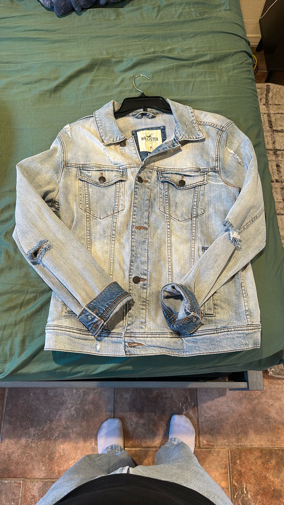 Hollister Men’s Distressed Denim Jacket – Light Wash