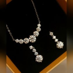GRA Certified 7 Stone 2.8 Carat Necklace & 2.6 Carat Earrings VVS1 D EX 