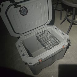 Ozark Trail Ice chest 