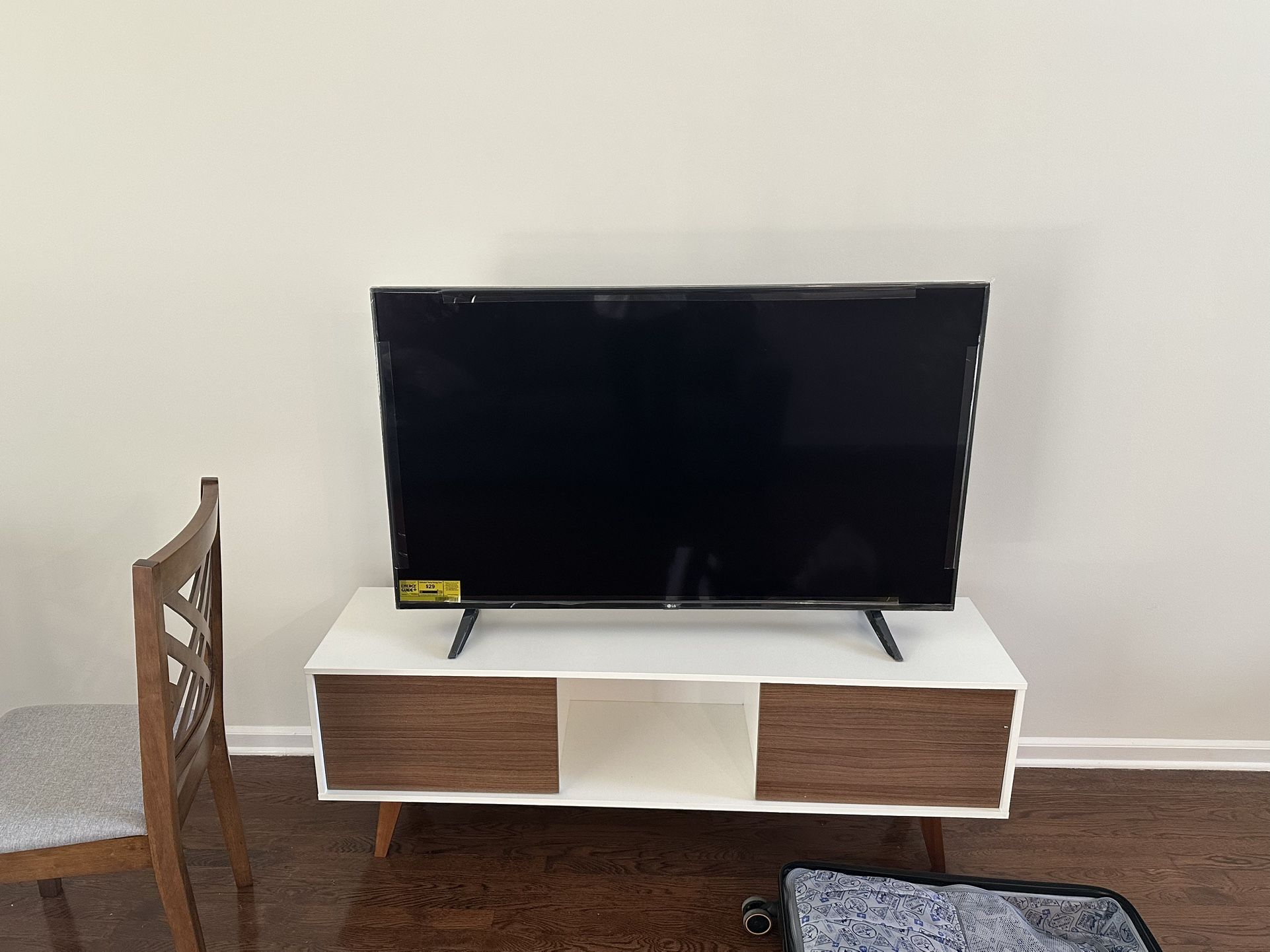 LG Smart tv With Stand