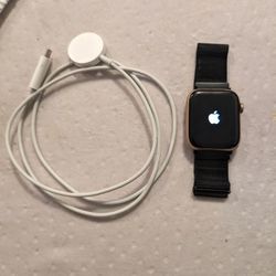 Apple Watch Series 4 + Charger And Extra Wrist Band 