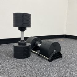 ( BRAND NEW IN BOX ) Pair Of 80lb Adjustable Dumbbells - Click On My Profile For More Gym Equipment 