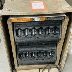 Motorola WPLN4127AR Impress 6 Bank Adaptive Battery Chargers With Military Tough Travel Case