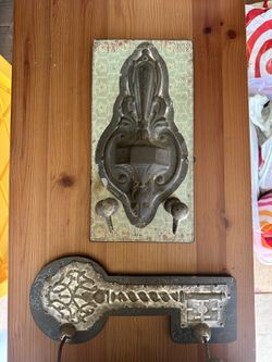 Pair Of Wall Decor For Keys/leashes/lanyards, Etc.