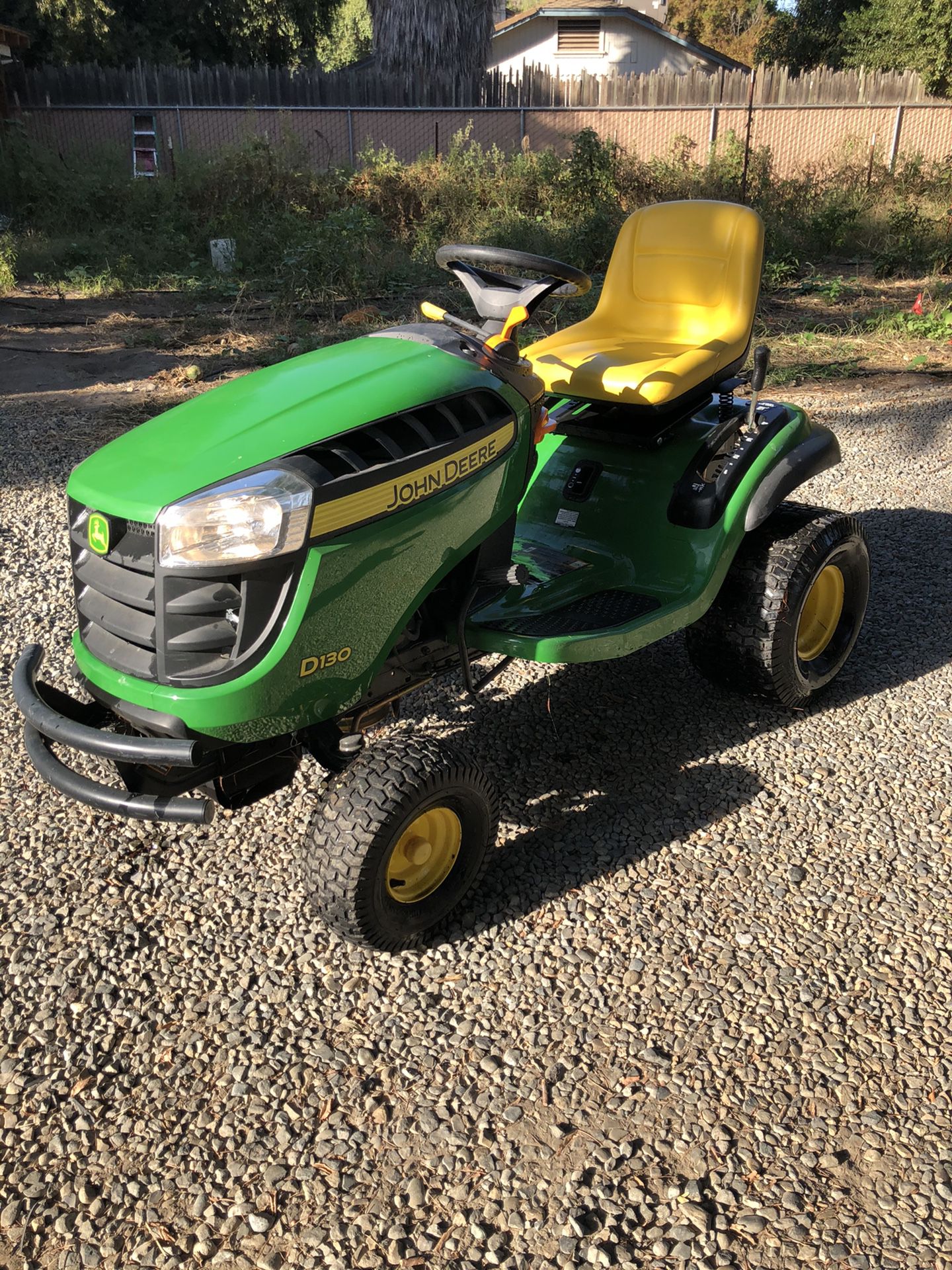 John deer tractor works fine hardly used best offer takes it