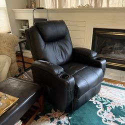 Recliner With Lift. PENDING PICKUP 