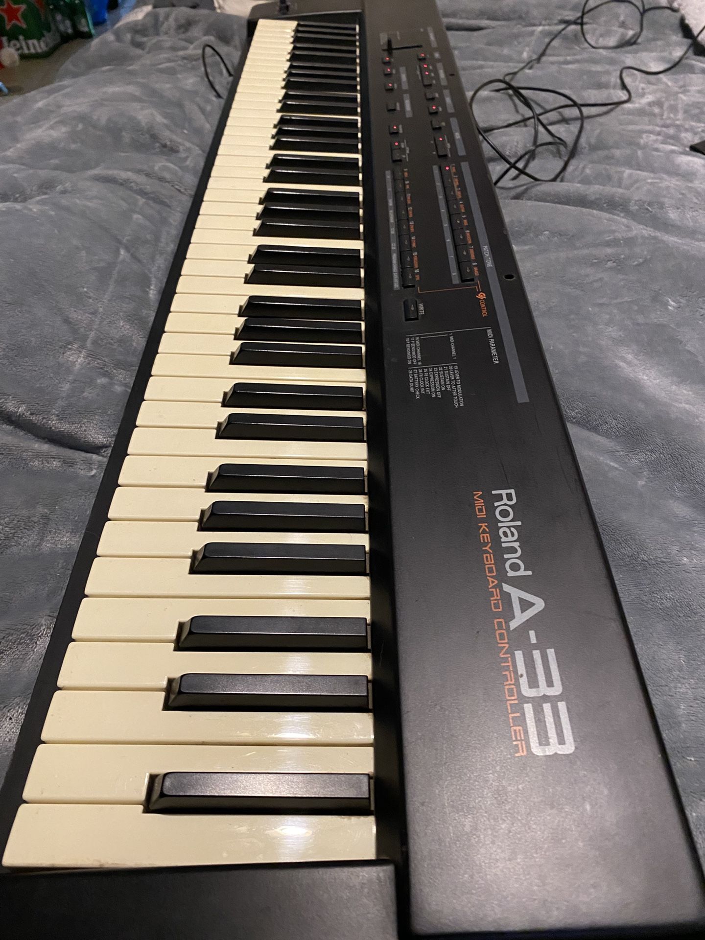 Roland A-33 MIDI Keyboard