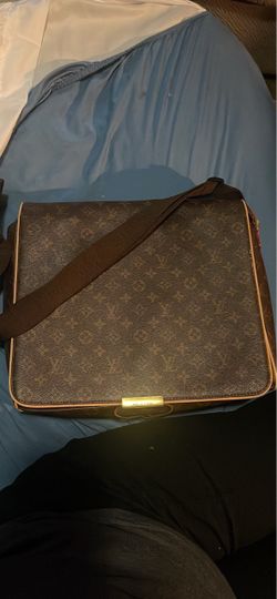 Louis Vuitton Messenger Bag