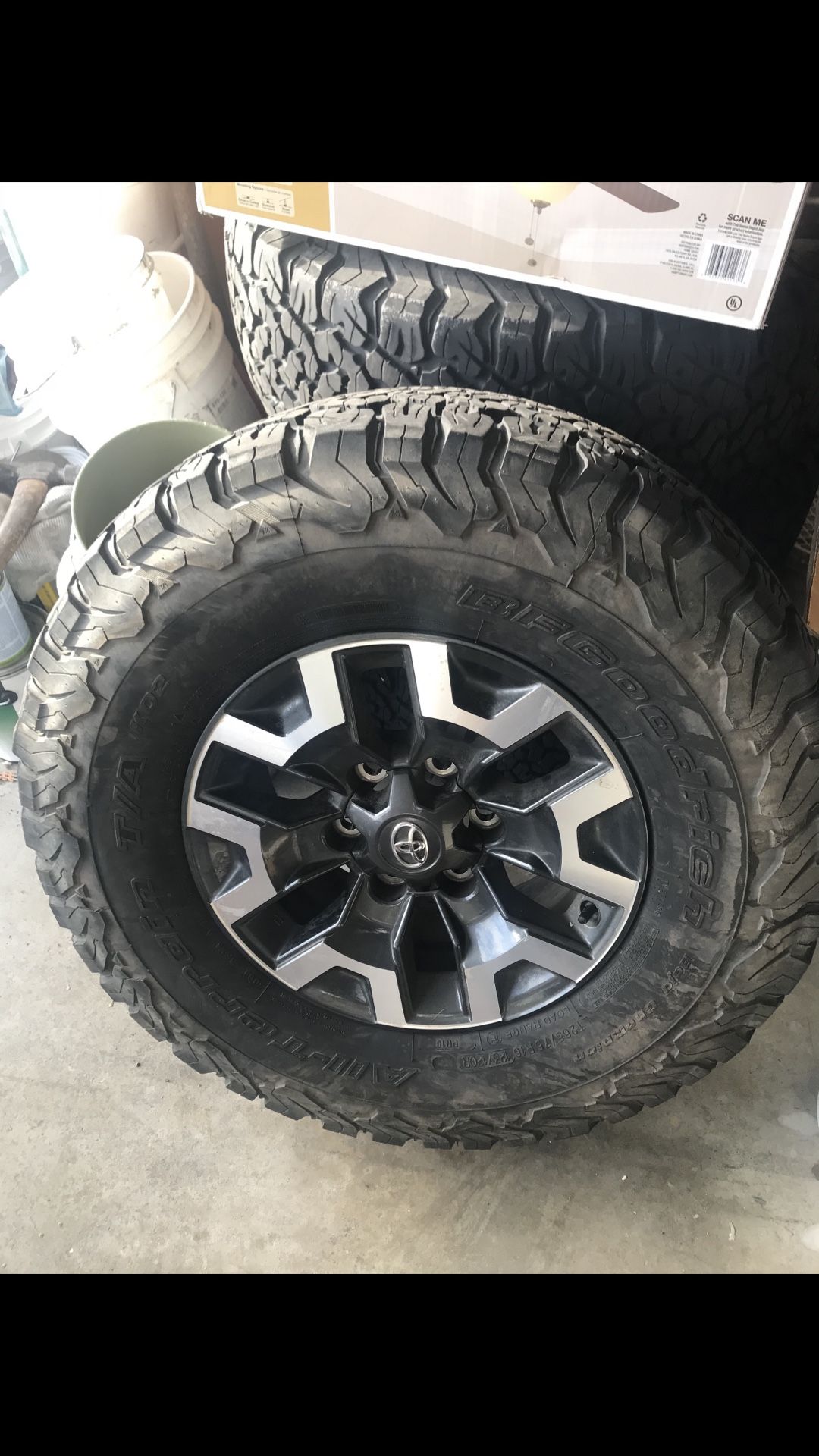 Stock 2017 Toyota tacoma rims with tires