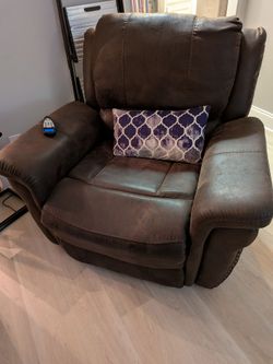 Ultra comfort faux Leather Power Recliner....Heat and Massage