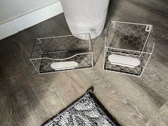 2 Wall Mount Chicken Wire Organizing Basket Set