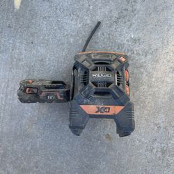 Rigid Radio With Battery 