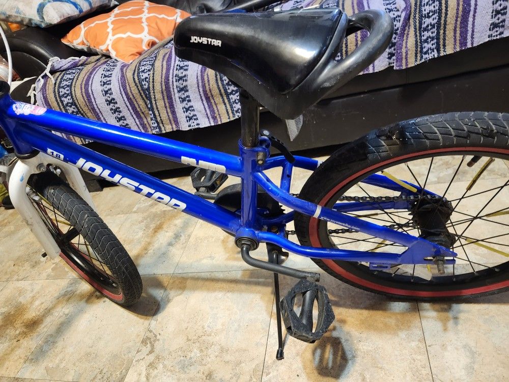 BIKE 18INCH LIKE NEW EVERYTHING IS GOOD CONDITION