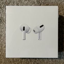 AirPods w/Charging Case
