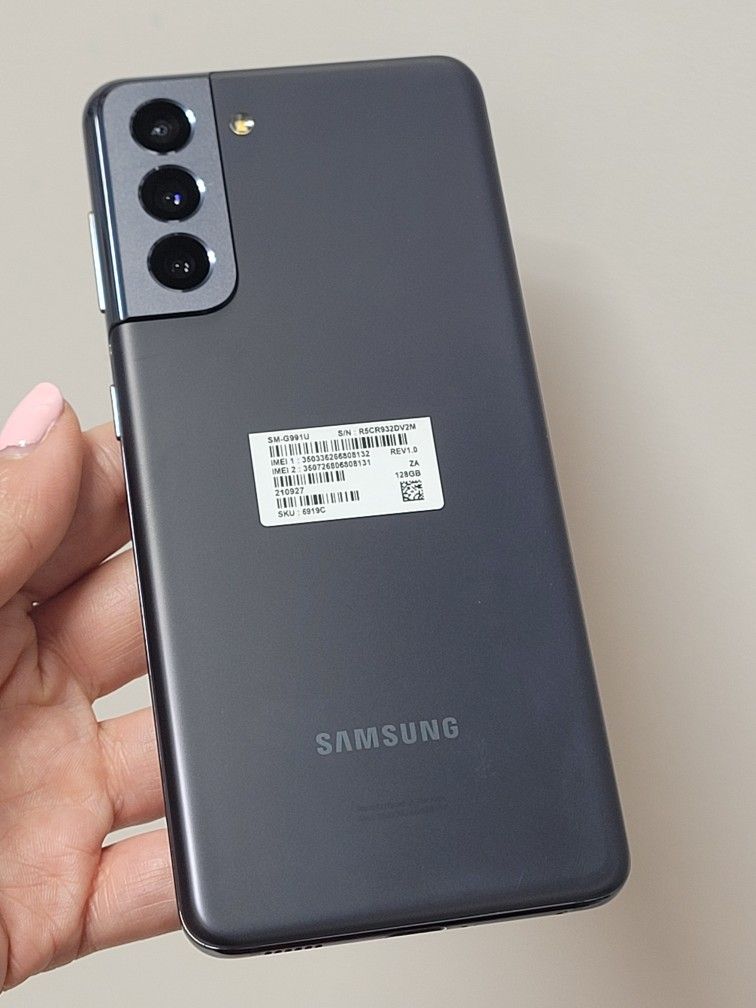 Samsung Galaxy S21 Unlocked 128GB. Firm Price. Store Pick Up Only.