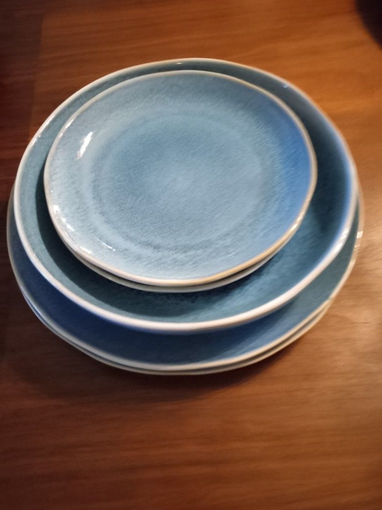 Set Of Blue Dishes- 2 Plates , 2 Salads And Bowl