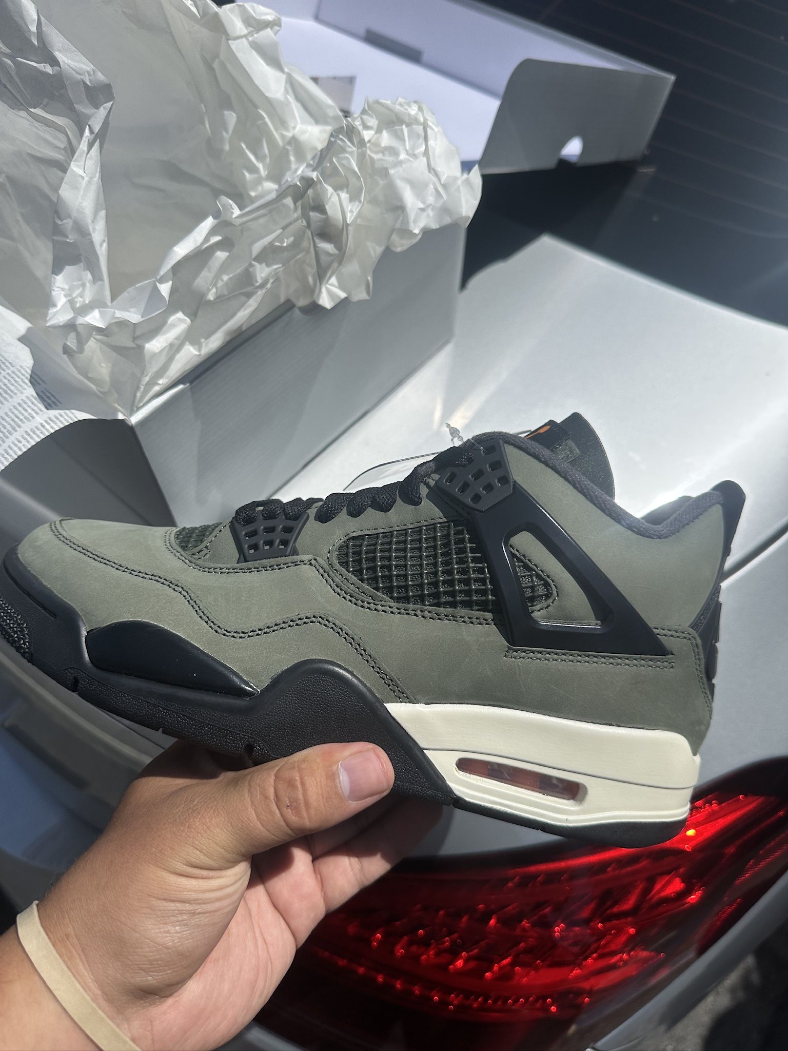 Air Jordan Undefeated 4s Size 9