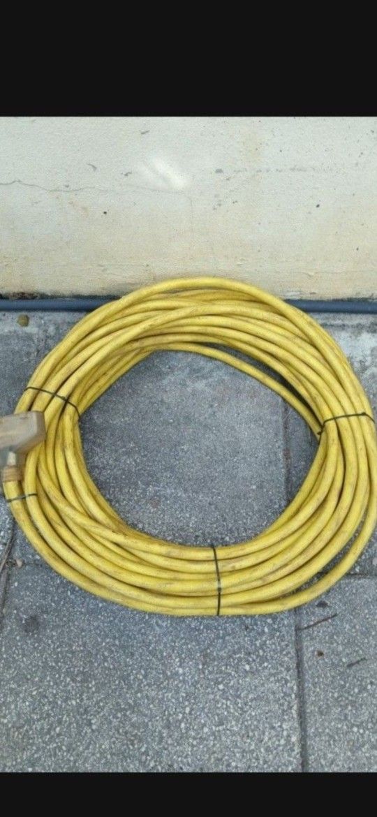 Extension Cord 100' 10/3 Gauge 15 Amp (It's Available)