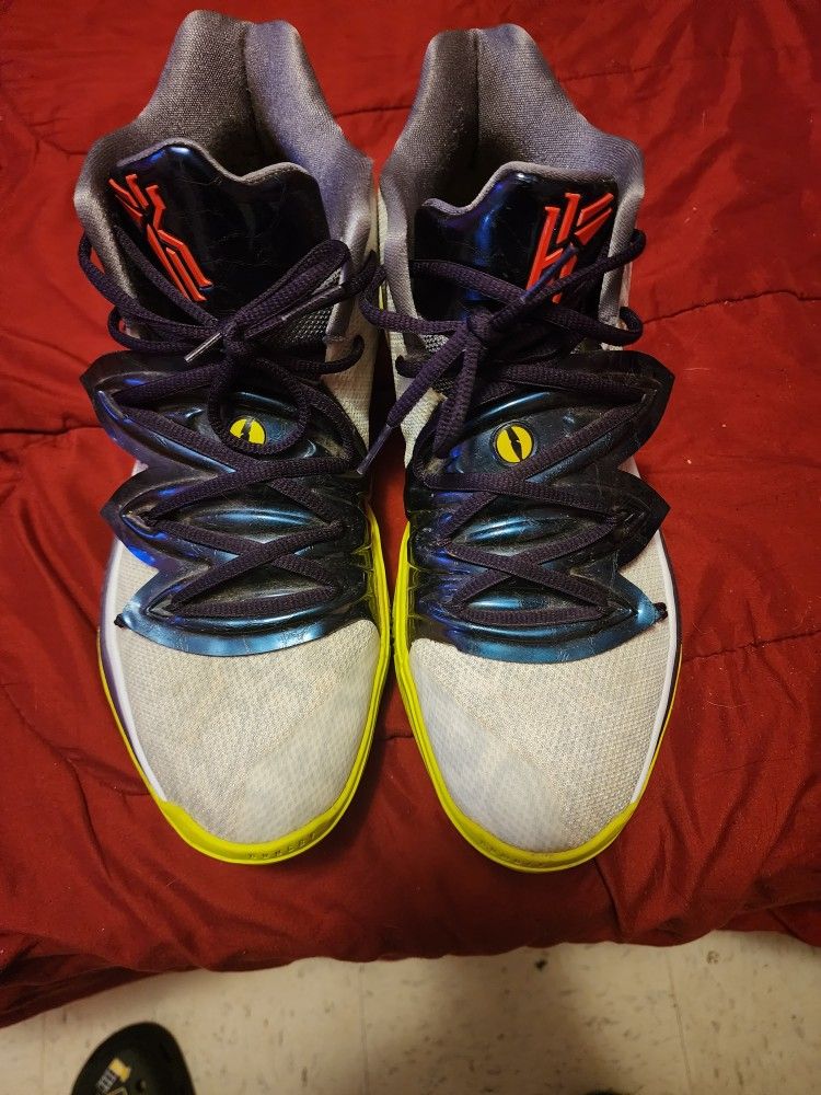 Kyrie Mamba Mentality Sz 10