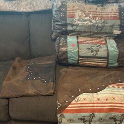 Decorative Pillow Set - Multiple Styles & Sizes | Gently Used & Like New