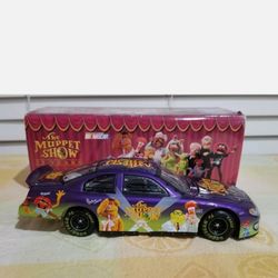 THE MUPPETS SHOW 25th ANNIVERSARY CAR 2002 DODGE INTREPID R/T ELITE 1/24 SCALE
